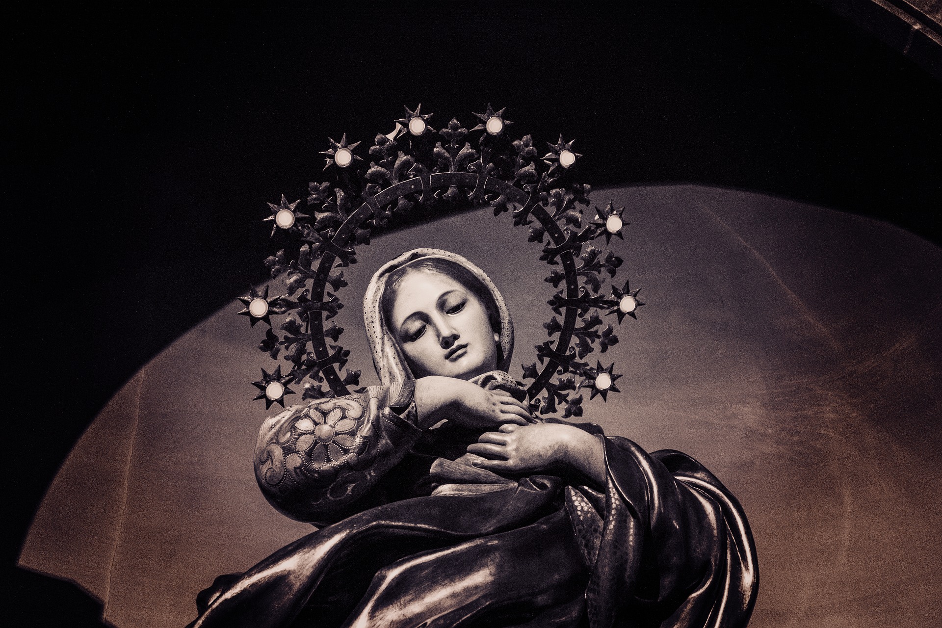 virgin-mary-1907194_1920