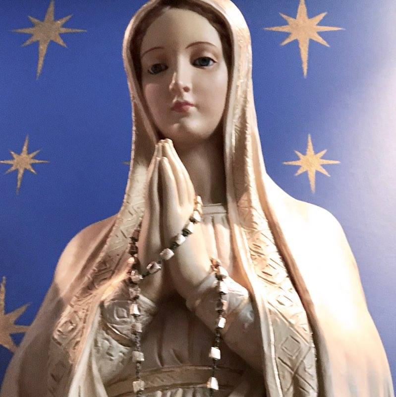 marian statue