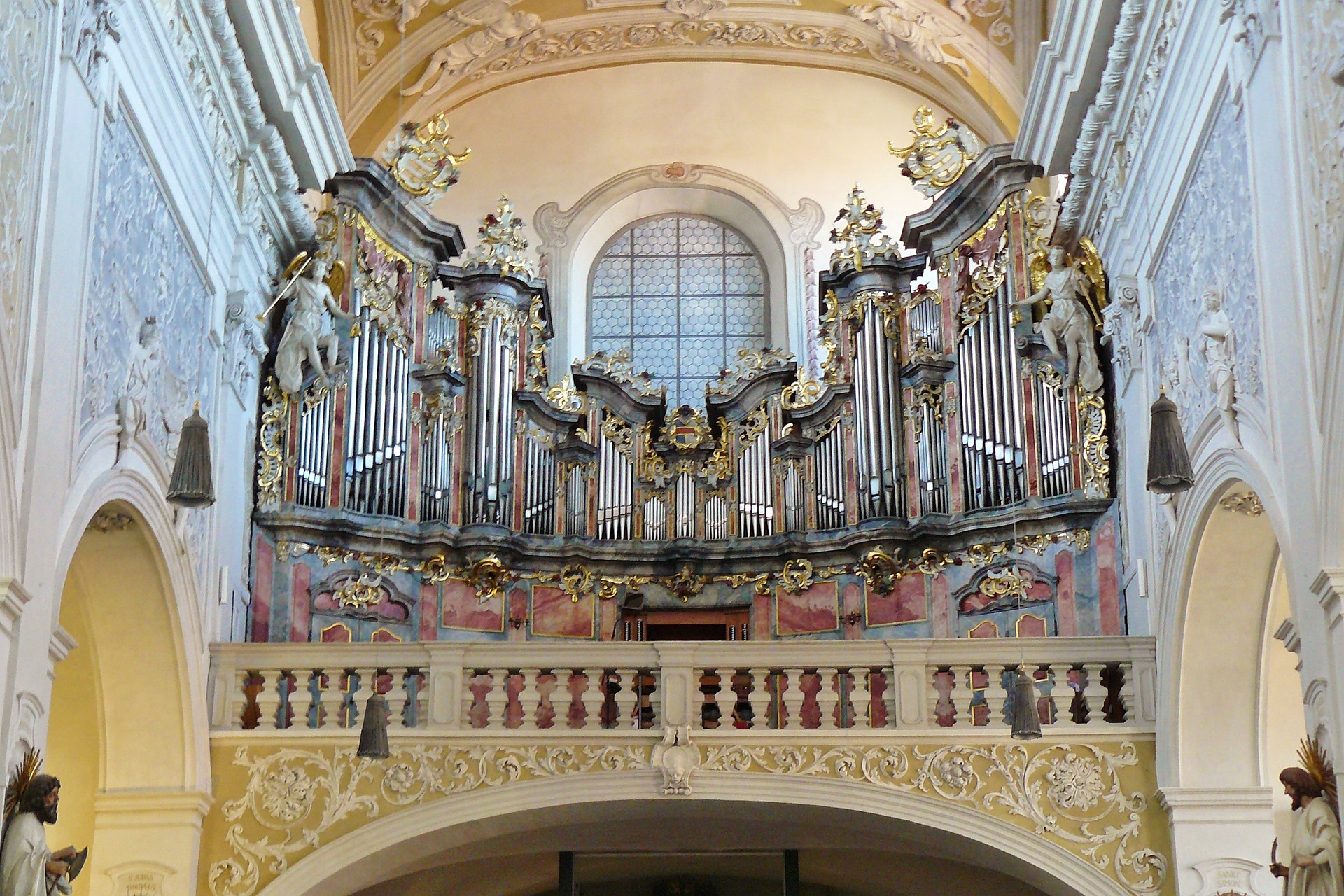 church-organ-650869_1920